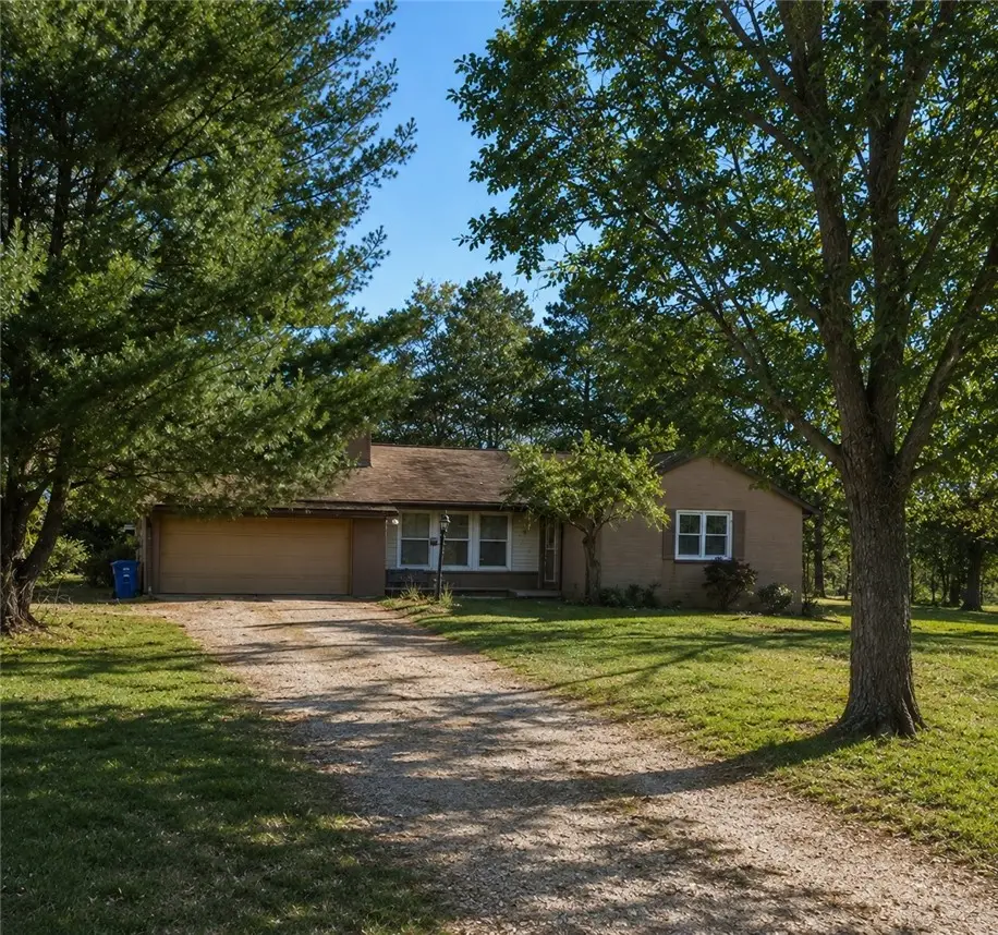 116 1st St, Evans City, PA 16033 - #1