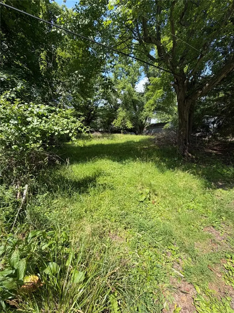 715 E Meyer Ave, New Castle, PA 16105 - #3