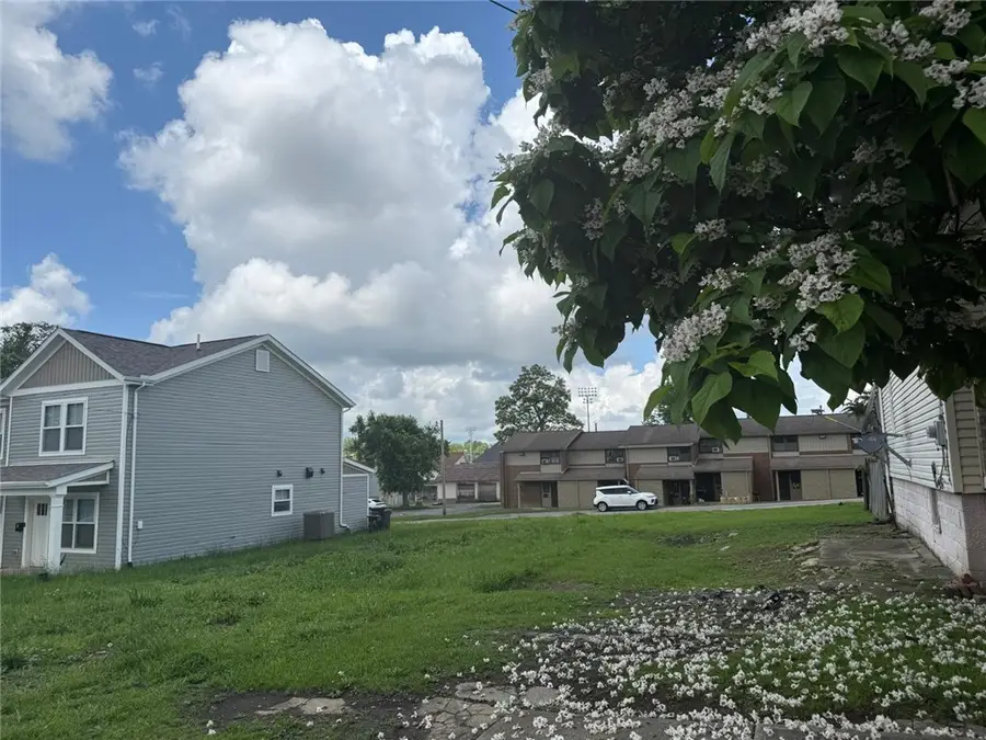 42 Whiteman Ave, Uniontown, PA 15401 - #2