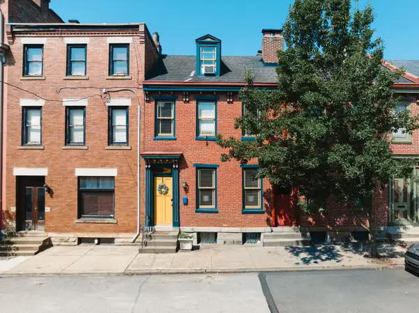1221 Palo Alto Street, Pittsburgh, PA 15212