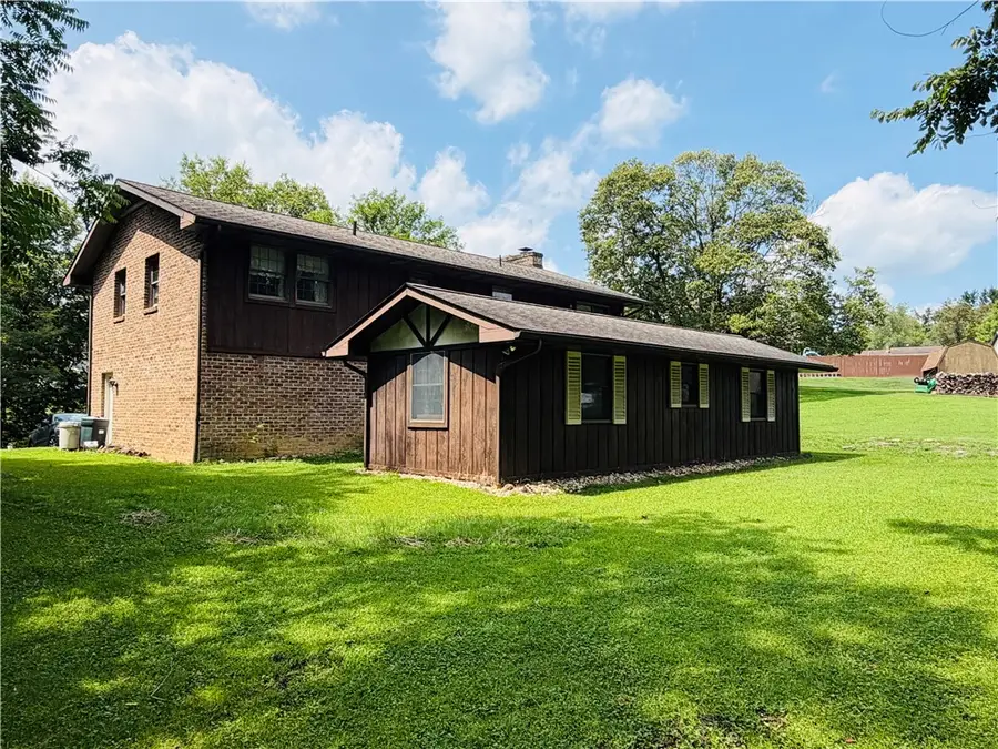 225 E End Rd, Brownsville, PA 15417 - #3