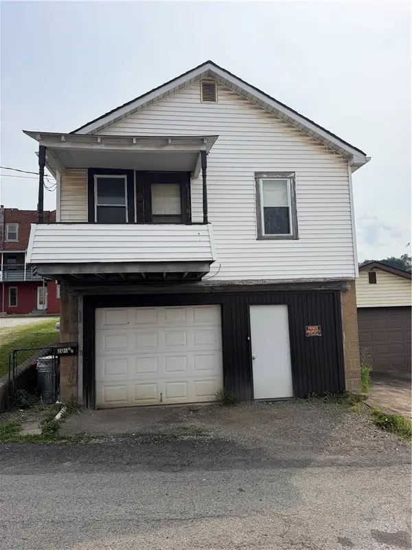 204 1/2 Longfellow Street, Vandergrift, PA 15690