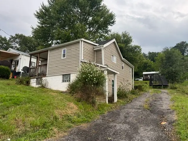 1227 Davis Ave, Washington, PA 15301 - #1