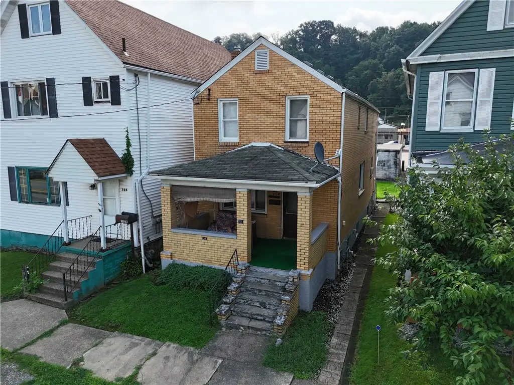 704 5th Ave, Ford City, PA 16226 - #1