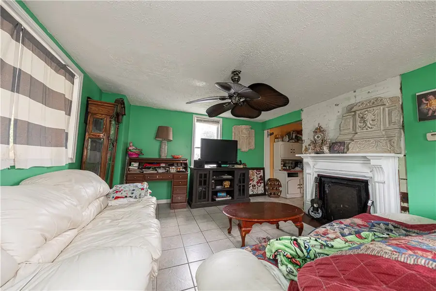 1362 E Maiden St, Washington, PA 15301 - #2