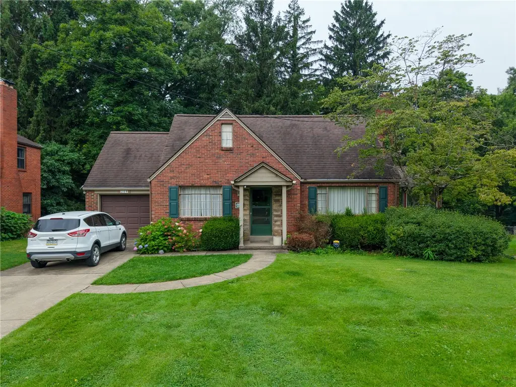 209 Glenview Drive, New Kensington, PA 15068 - #1