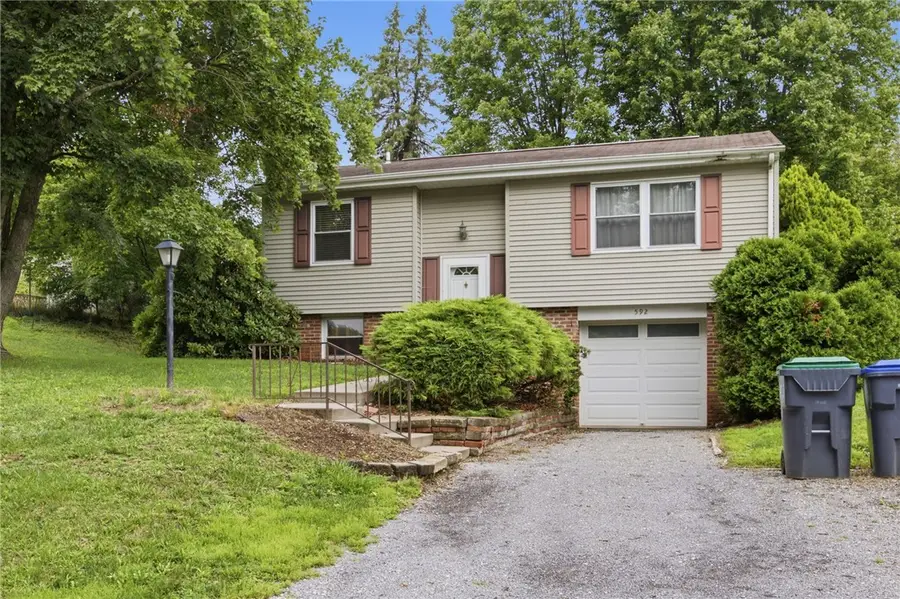 592 Jane St, Cranberry, PA 16066 - #2