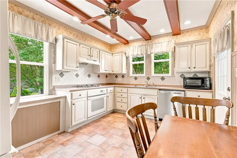 139 E Garrett St, Somerset, PA 15501 - #2