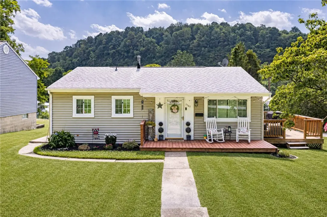 1545 Saxonburg Rd, Natrona Heights, PA 15065 - #1
