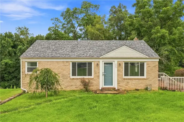 225 Coral Dr, Pittsburgh, PA 15241