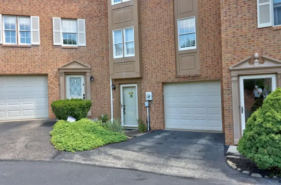 20 Hennig Dr, Pittsburgh, PA 15236 - #2