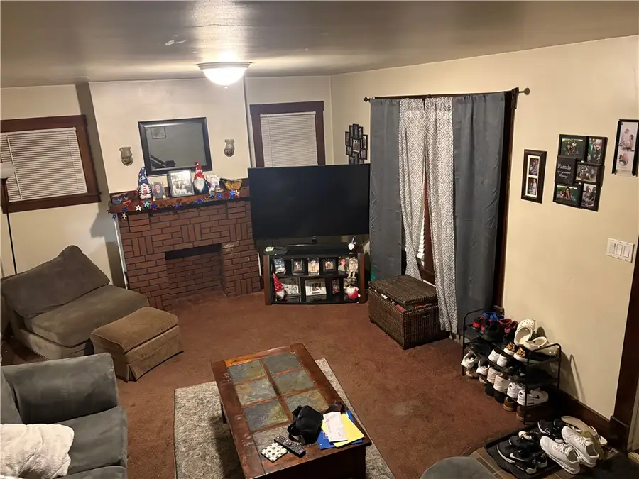 718 7th Avenue, Coraopolis, PA 15108 - #2