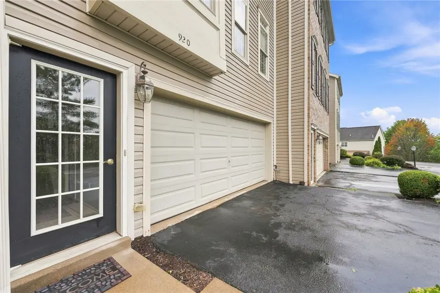 920 Royal Ct, Canonsburg, PA 15317 - #2