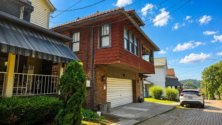 116 15th Street, Vandergrift, PA 15690 - #2