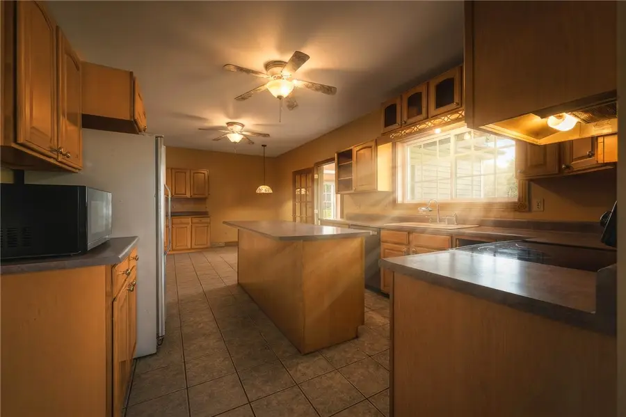259 Center St, Carmichaels, PA 15320 - #2
