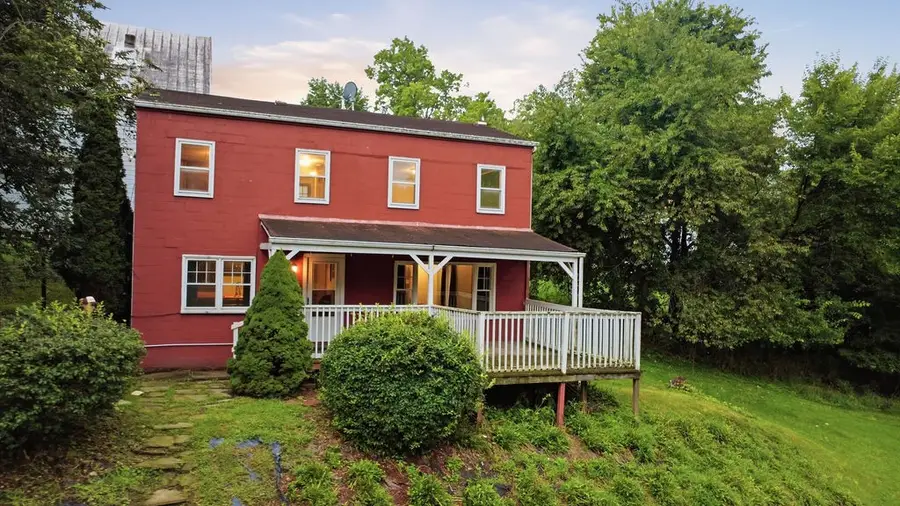 9 1/2 E Pitt St, Canonsburg, PA 15317 - #2