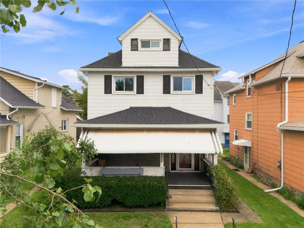 402 Franklin Ave, Vandergrift, PA 15690 - #1
