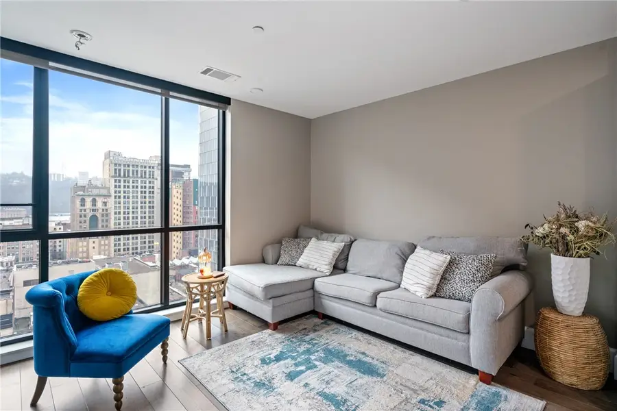350 Oliver Ave #1303, Pittsburgh, PA 15222 - #2