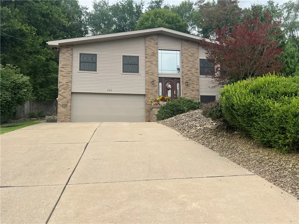 143 Edgewater Dr, Monaca, PA 15061 - #1