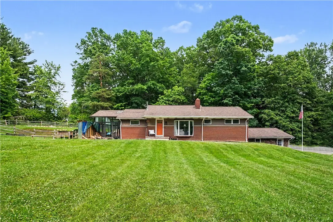 456 E Maitland Ln, New Castle, PA 16105 - #1
