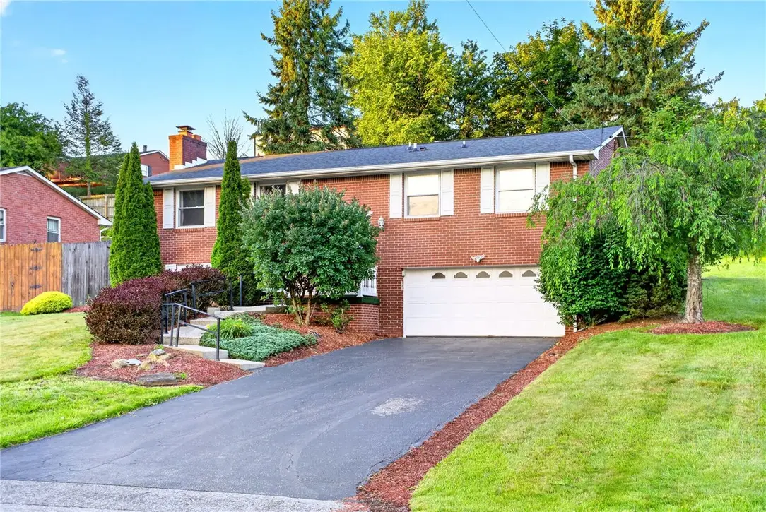436 Sharon Rd, Coraopolis, PA 15108 - #1