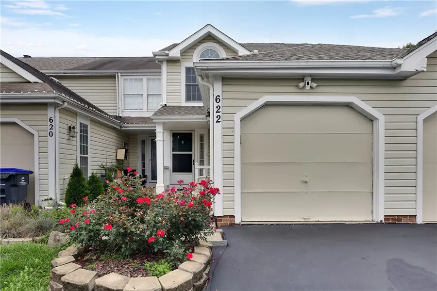 622 Sarah Ct, Cranberry, PA 16066 - #2