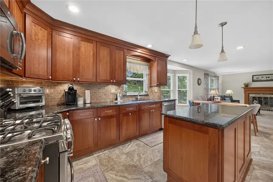 118 Diamondwood Ct, Bethel Park, PA 15102 - #3