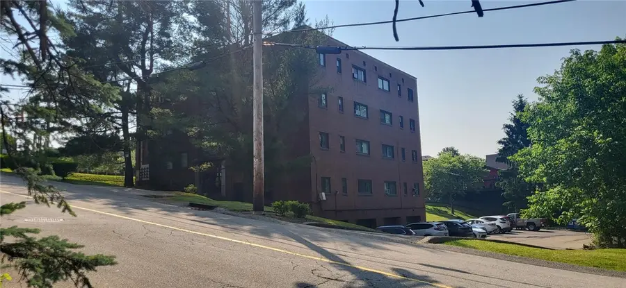 1 Glen Elm Dr, Pittsburgh, PA 15236 - #3
