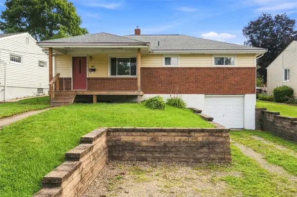 541 Arizona Dr, Lower Burrell, PA 15068