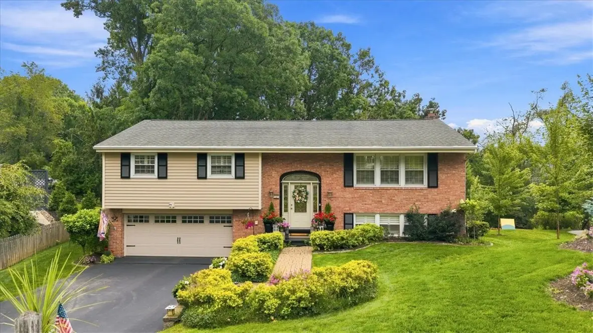 459 Troutwood Dr, Pittsburgh, PA 15237 - #1