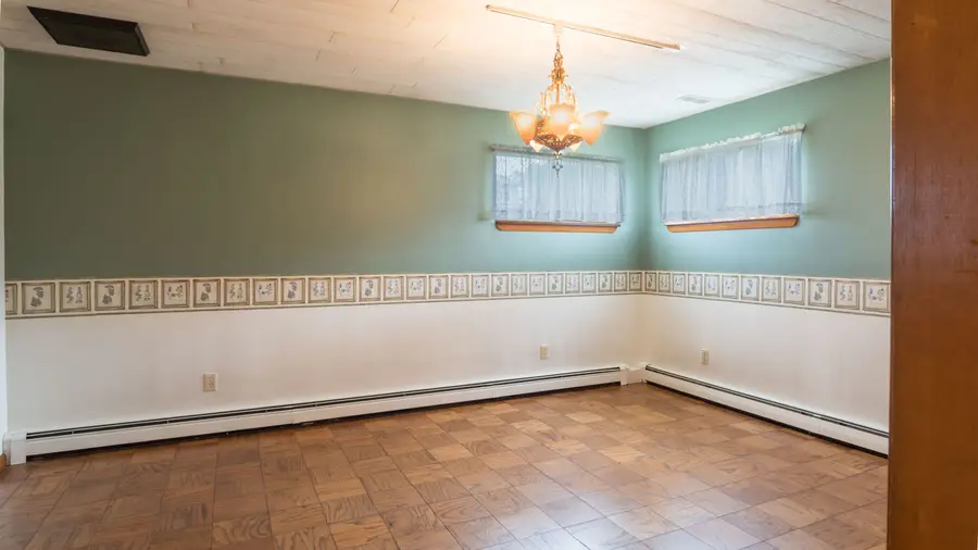 880 E Hill Drive, New Kensington, PA 15068 - #3