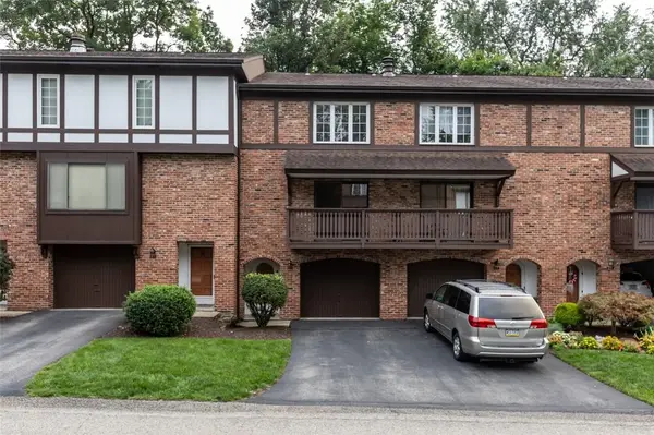 350 Woodbridge Dr, Pittsburgh, PA 15237