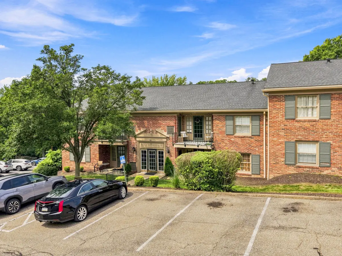 950 Margarite Drive #J, Pittsburgh, PA 15216 - #1