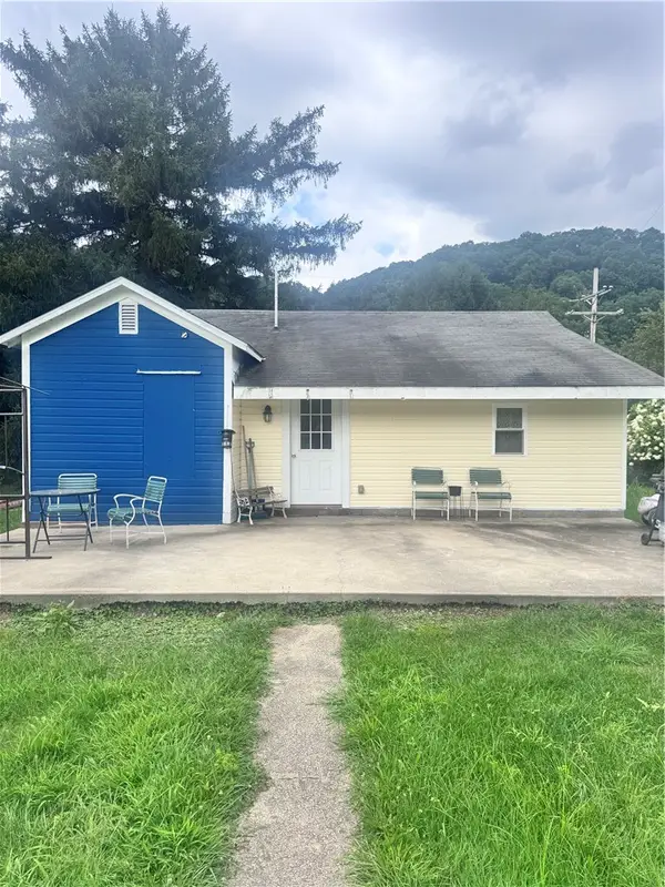 1685 Walnut Bend Rd, Oil City, PA 16301