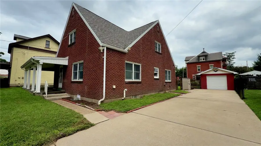 490 5th Avenue, New Kensington, PA 15068 - #2