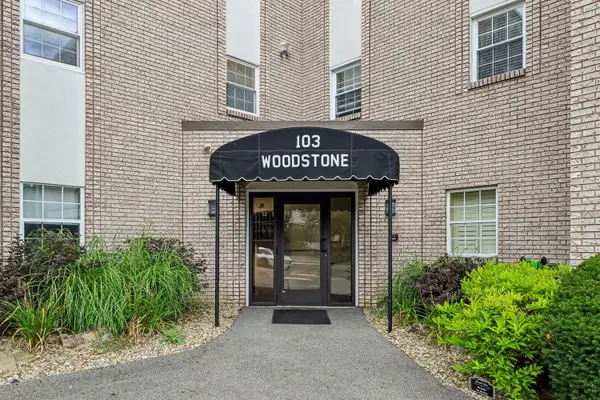 103 Woodstone Lane #33, New Kensington, PA 15068