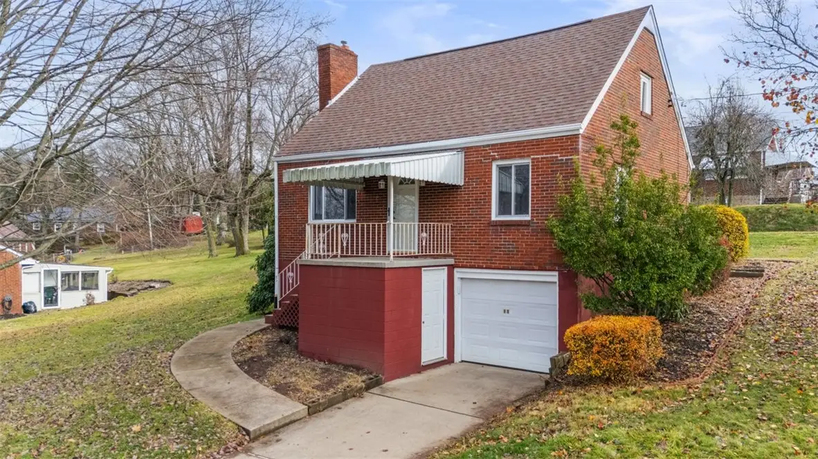 116 Warren Dr, New Kensington, PA 15068 - #1