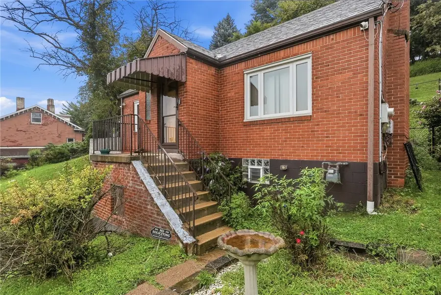 2115 E Beckert Ave, Pittsburgh, PA 15212 - #2