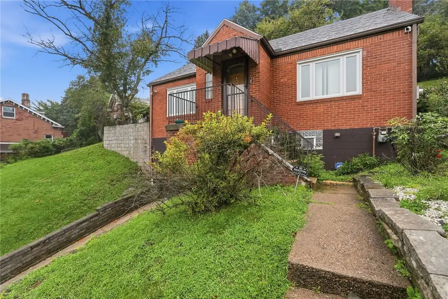 2115 E Beckert Ave, Pittsburgh, PA 15212 - #3