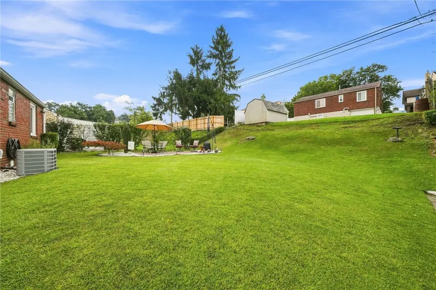 537 Sunnyland Ave, Pittsburgh, PA 15227 - #2