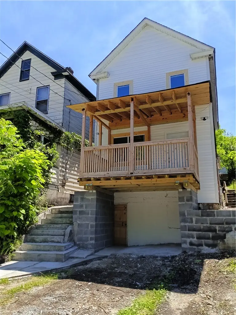 210 N 4th Street, Jeannette, PA 15644 - #2