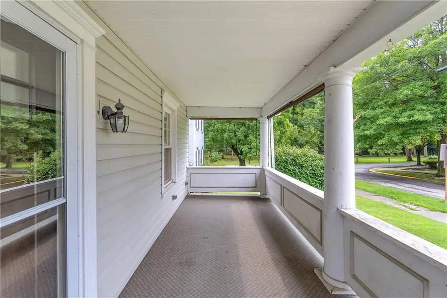 202 Foch St, Ellwood City, PA 16117 - #3