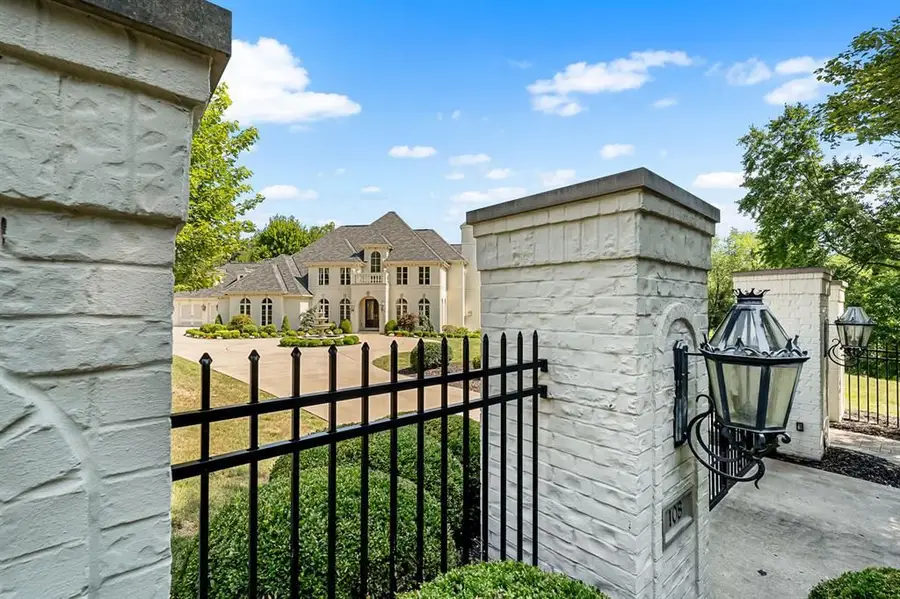 108 Carriage Hill Drive, Mars, PA 16046 - #2