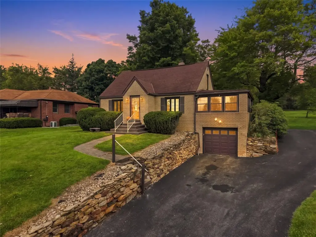 2871 Conway Wallrose Rd, Baden, PA 15005 - #1
