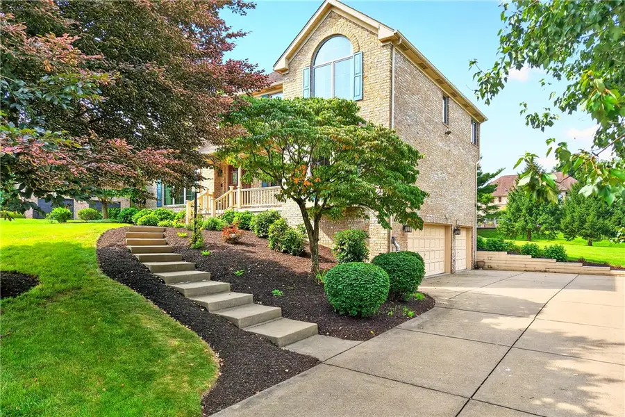 2605 Barnes Dr., Coraopolis, PA 15108 - #2