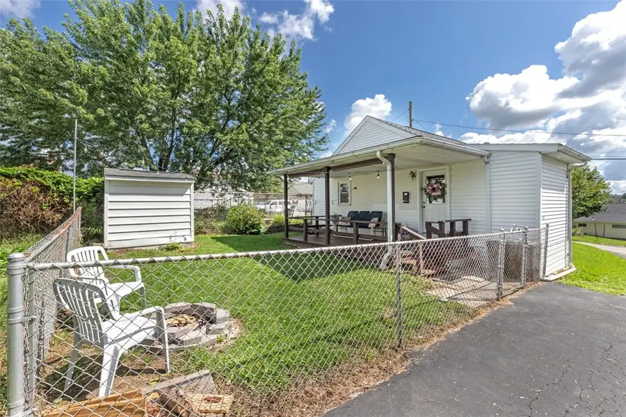 124 Reed Ave, Greensburg, PA 15601 - #2