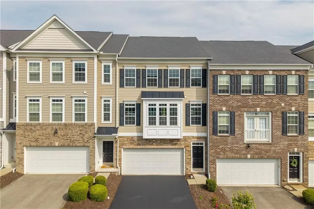 6 Remington Dr, Washington, PA 15301 - #1