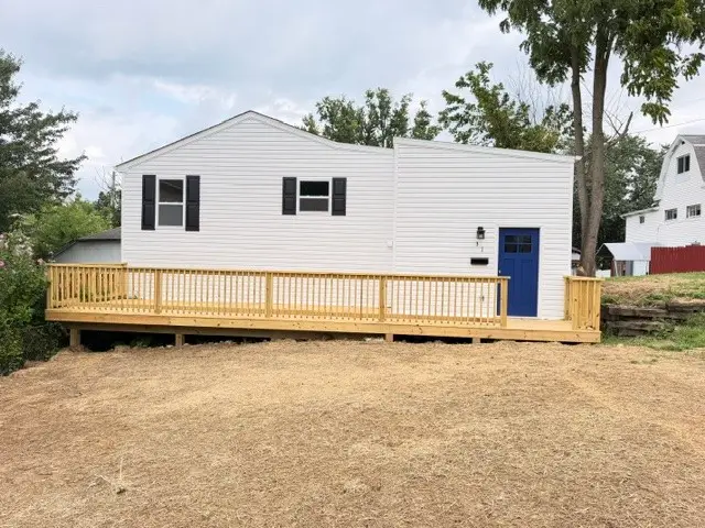 31 E Hallam Ave, Washington, PA 15301 - #1