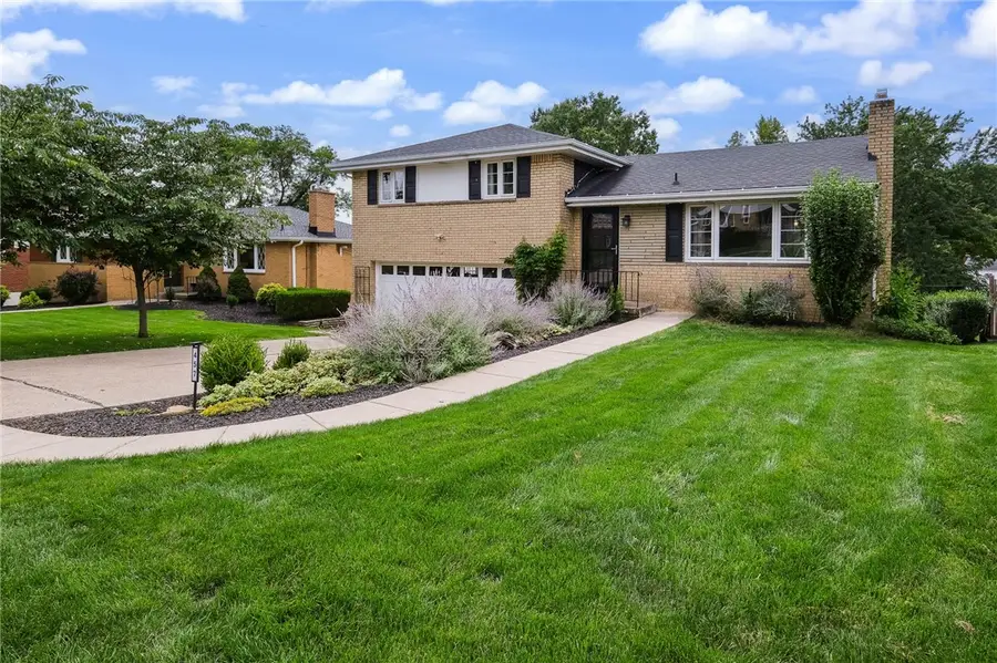 457 Orchard Spring Rd, Pittsburgh, PA 15220 - #2
