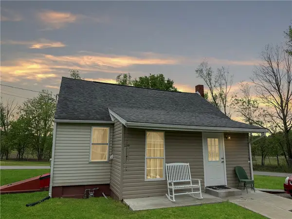 802 8th St, Waynesburg, PA 15370